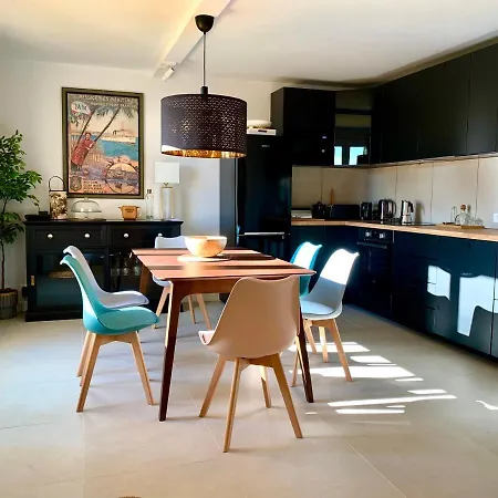 Luxury St-tropez/ 10mn Walk To Center. Apartment *